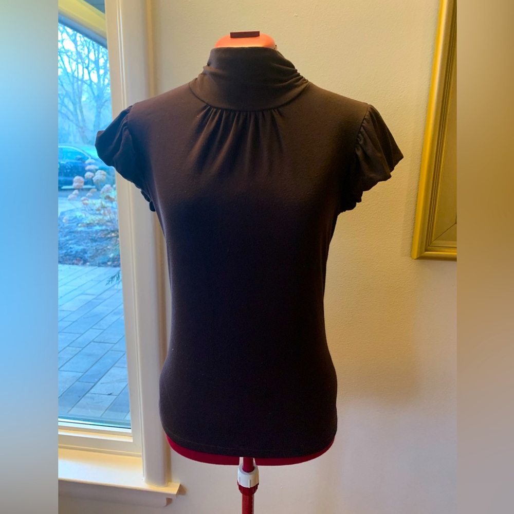 BROWN HIGH NECK T-SHIRT